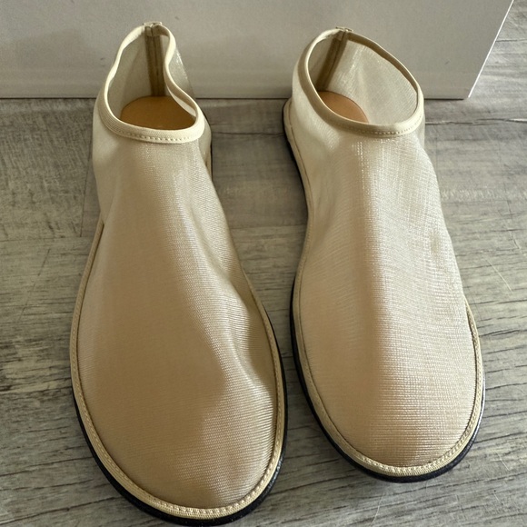 The Row Cream Flats - Picture 3 of 11